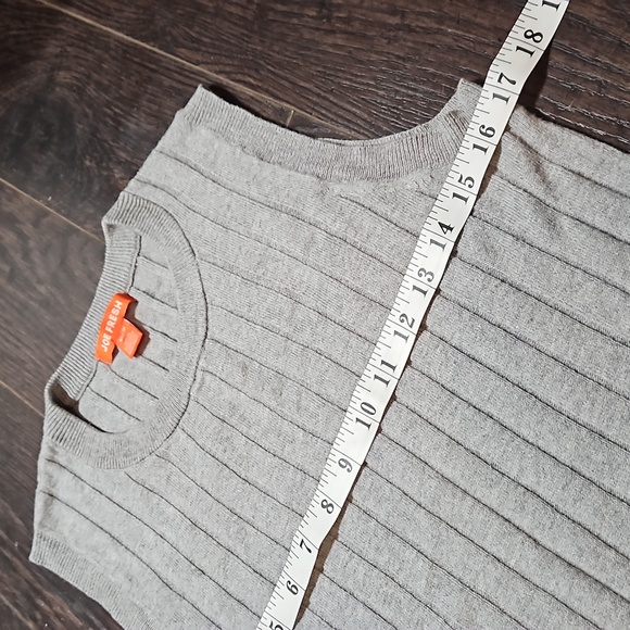 3/$20-Grey Ribbed Knit Sleeveless Vest Top, XS - Picture 10 of 10